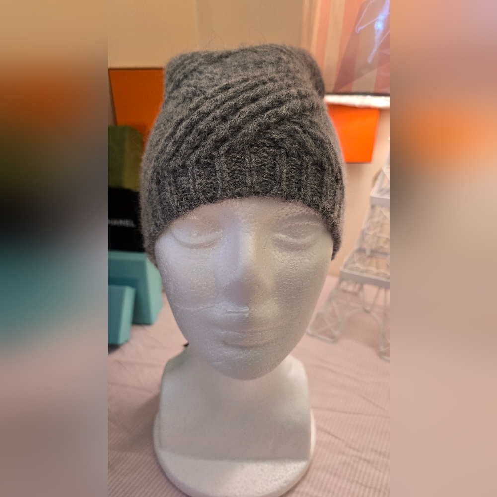 Peserico Beanie. Luxury Hat Made In Italy. Wool/Silk Blend. NWT. SZ.SM